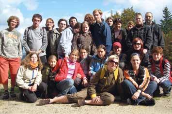 Adaptační kurz Rajnochovice, 2007 Martin Tomešek 2003 Naše VOŠ v Olomouci, tak jak mnoho škol v naší vlasti po revoluci v roce 1989, byla nejprve zaměřena čistě na teologické vzdělávání.
