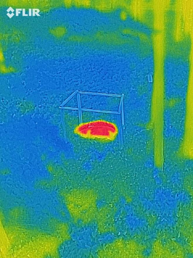 vlastnostech. Např. vyhledávání z výšky pomocí dronu je účinné pouze u řídkých porostů nebo u listnatých porostů v zimním období, kdy jsou stromy bez listí.