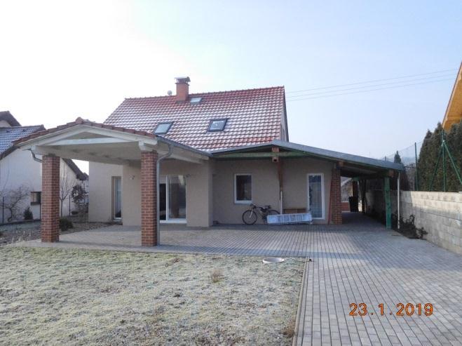 části Třebětín, pohled z ulice a