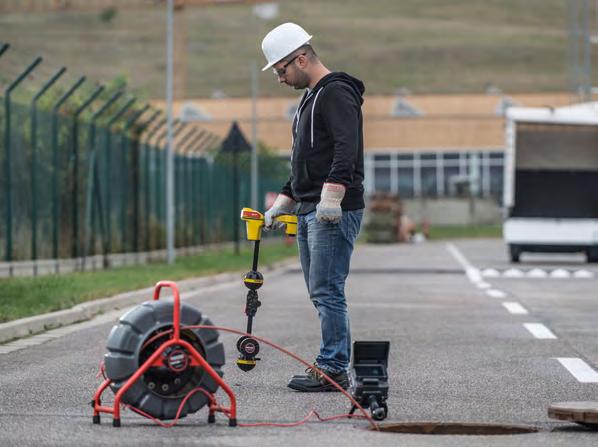 DETEKCE poruchy pod zemí lokalizuje přesně Integrovaný Bluetooth spojuje jednotky GPS s vysokým rozlišením shromažďujte GPS souřadnice pro zobrazení map a GIS RIDGIDtrax aplikace zdarma záznamy