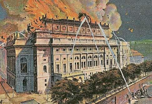 14 26. dubna 2019 Česká republika Oheň v Česku. Zkáza jako v Notre-Dame Smutný pohled. Hrozivé záběry hořící pařížské katedrály Notre-Dame šokovaly svět.