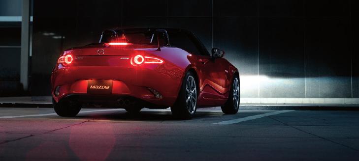 TECHNOLOGIE SKYACTIV Lehká a odolná karoserie > Přesné řízení > Výkonné a úsporné motory > Přesné a rychlé řazení MODELOVÁ ŘADA mx-5 soft top Výkon kw (k) Převodovka Emotion Challenge Attraction