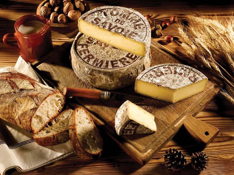Tomme de Savoie je jedním z nejstarších alpských sýrů dříve nabízely sýry jen z dané oblasti, současná distribuční dostupnost otevřela dveře všem, i konkurenci z druhé strany Alp.