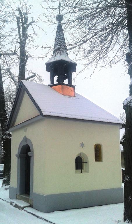 10 RADOSTNÁ STUDÁNKA KAPLIČKA VE VOLAVCI JE PAMÁTKOU ROKU 2018 V LIBERECKÉM KRAJI V prosinci 2018 byla dokončena rekonstrukce kapličky ve Volavci, která je zapsanou kulturní památkou.
