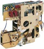 Parametry funkčních skříní Pomocné příslušenství PM105620 Volitelný motor a spouště pro skříně s odpínači Ovládací mechanismy CIT, CI1 a CI2 mohou být vybaveny motorovým pohonem.