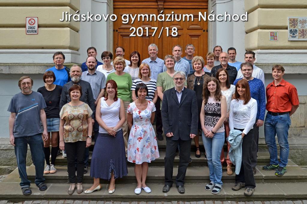 1. schod (i dále vždy zleva): Jaroslav Klemenc, Hana Zikmundová, Klára Mičíková Novotná, Martina Javůrková, Pavel Škoda, Radka Uždilová, Hana Vrátilová 2.