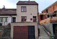 Srovnávací nabídka STATIKUM s.r.o. 4266-251-2019 1) Rodinný dům, ulice Palackého, Náměšť nad Oslavou, podlahová plocha 100 m 2, pozemek 316 m 2 V klidné části města Náměšť nad Oslavou Vám nabízíme
