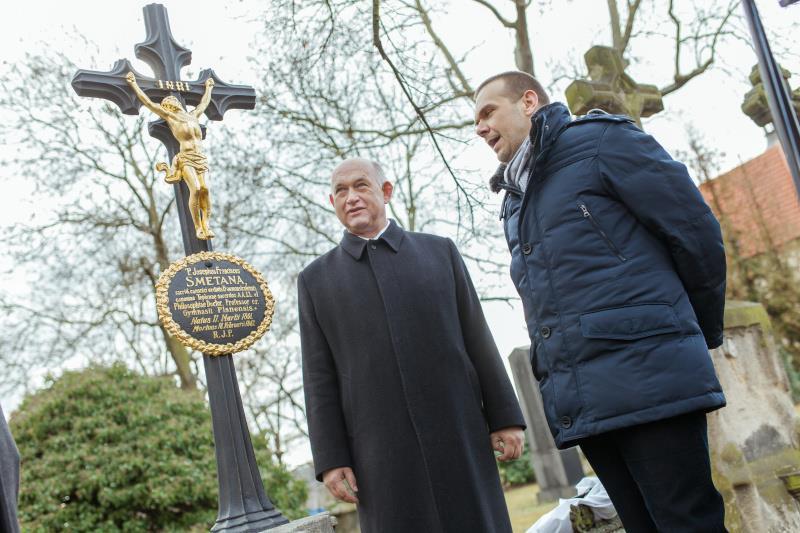 Smetany. O úvodní slovo se postaral děkan Fakulty pedagogické ZČU v Plzni RNDr. Miroslav Randa, Ph.D., na jeho slova navázal předseda České astronomické společnosti, Ing. Jan Vodrák, DrSc., dr.h.c. Poté Josefa Františka Smetanu, osobnost Premonstrátského řádu v Teplé, představil opat kláštera Filip Zdeněk Lobkovic.