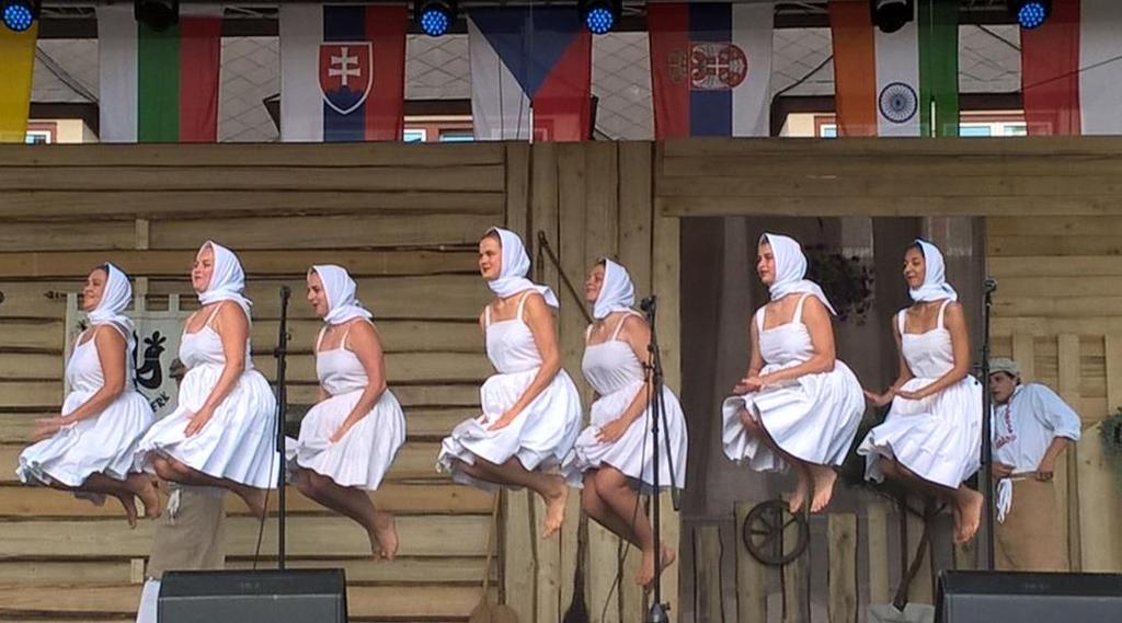 Filip Cíl Marie Nováková Marcel Ramdan Petr Dobeš korepetitor ve skupinách Klobúček, Košulenka a Čižmičky, asistent choreografa ve skupině Hajdaláci a Čižmičky (člen FSR) korepetitorka skupin