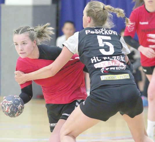 Její spoluhráčky dohrávaly zápas v slzách KUNOVICE - Plzeň 20:22 Incident, při kterém všem ztuhla krev v žilách, přišel ve 29. minutě.