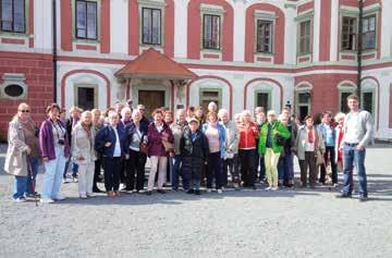 SENIORSKÉ VÝLETY 2017 ČERVNOVÉ SENIORSKÉ VÝLETY 2017 Středa, 28. června 2017, 8:00 SLAVKOV U BRNA ZÁMEK A VYŠKOV- MĚSTO Na tento červnový výlet se přihlašuje od čtvrtka 11. května 2017.