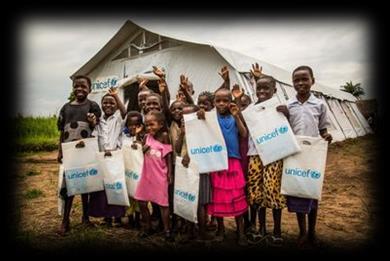 DÁRKY PRO ŽIVOT Projekt Dárky pro život umožňuje našim příznivcům darovat skutečnou humanitární pomůcku z centrálního skladu UNICEF, která pomůže dětem v krizových situacích k záchraně života nebo k