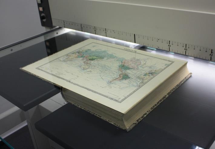 Skenování map a atlasů Digitalizace map a atlasů na