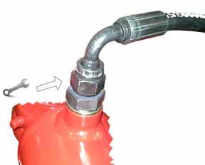 6 - Údržba Utáhnutí hydraulických hadic Při utahování hydraulických hadic v rámci pravidelné údržby nebo při výměně náhradních dílů je důležité dodržovat správný utahovací moment.