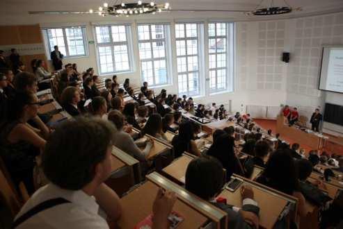 Dne 14. září se na Fakultě stavební uskutečnila slavnostní imatrikulace studentů 1. ročníku bakalářských studijních programů v prezenční a kombinované formě studia v akademickém roce 2017-2018.