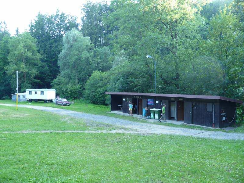 proud Ohniště, parkoviště Pískové hřiště na beach-volejbal Otevřeno od května