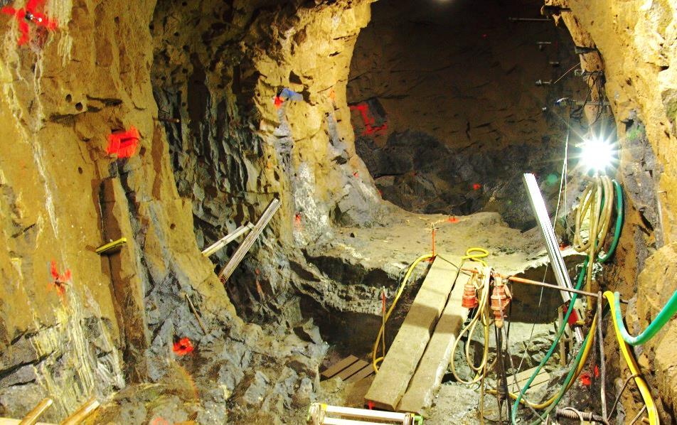 8 Monitoring bentonitové části zátky Při výstavbě experimentu budou do všech částí zátky umístěny senzory. Při testování zátky budou monitorovat její chování.