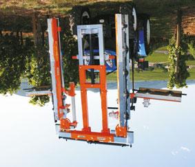 Sloupek je vybavený hydraulickým paralelogramem, který umožňuje náklon sloupku