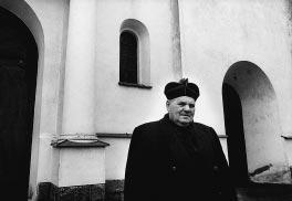 Jsme svûdky nesl chaného útoku. Jedwabne není ani první ani poslední. Je to loupeïná kampaà, která mífií daleko.