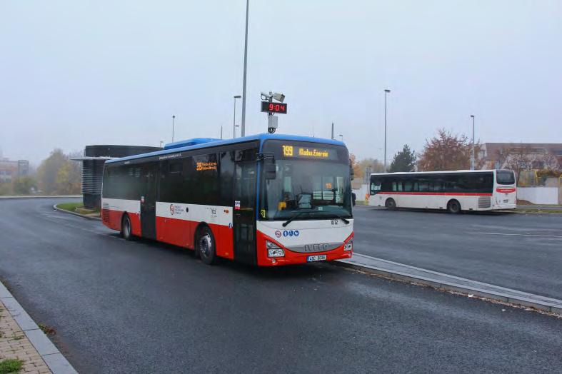 rozložení barev včetně modrých sloupků.