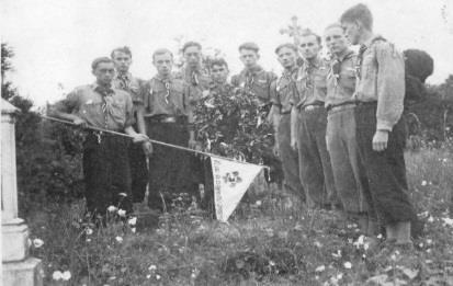 V létě vyráží klub také na letní táboření a v roce 1936 to bylo nedaleko hradu Sovince. V termínu 21.7. až 3.8. se jej účastnilo 15 oldskautů. Vedl jej Vilém Mikula.