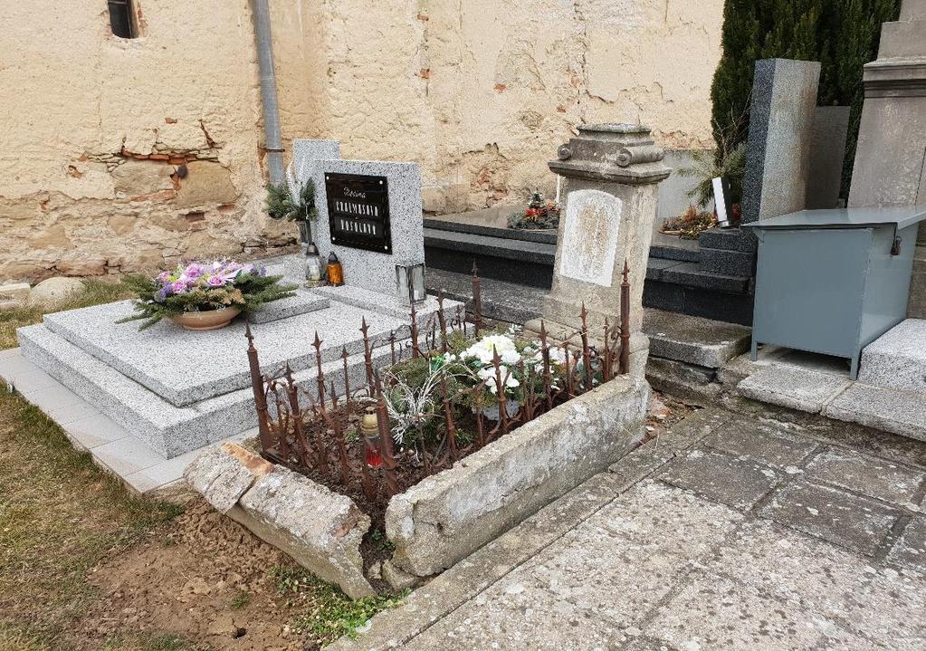 - Hrobeček na hřbitově v měsíci březen a duben byl na místním hřbitově rekonstruován a opraven hrobeček.