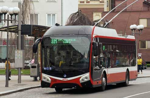 Aktuality Mince v MHD postupně skončí, platit bude možné také aplikací nebo kreditkou Kritizovaný odbavovací systém v opavské městské hromadné dopravě, kdy cestující musí za jízdu zaplatit přesnou