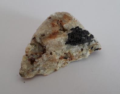 I tak byl v letech 1973 1976 otevřen povrchově jámový důl a právě v této době vznikla mineralogy hojně navštěvovaná jáma Huber.