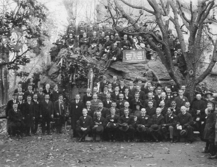 Baroni Kopalové na Hartenbergu O návštěvách J.W.Goetheho na zdejším zámku se dobře ví, také třeba o tzv. Černé madoně, souboru 333 knih zednářské literatury hraběte J. K. Auersperga nebo o ocenění NPÚ Patrimonio pro futuro v kategorii Záchrana ohrožené památky v roce 2016.
