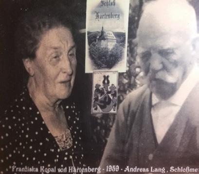 Vzácná socha Panny Marie ze zámecké kaple je na farním úřadě v Krajkové. Při odvážení inventáře byla jeho značná část zničena. V 50. letech se uvažovalo vytvořit na zámku tzv.