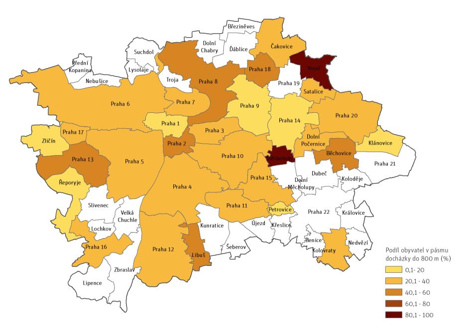 MAPA / 03 P ODÍL OBYVATEL B Y D L ÍCÍCH V D OC HÁ Z K OVÉM P Á S MU D O 800 M OD SPORTOVNÍCH A R EÁLŮ (2018)