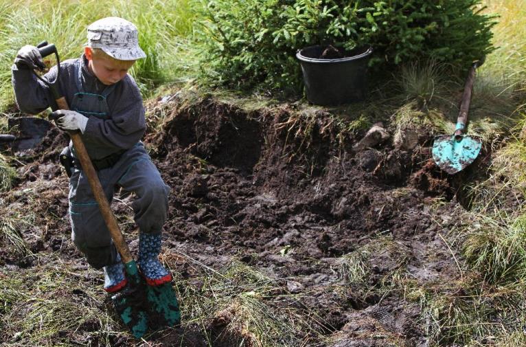 ČERVENEC 2019 29. 7. PO STOPÁCH ZLATOKOPŮ pondělí 9.00-13.00 Místo: IS a SEV Kašperské Vycházka do Amálina údolí s povídáním o těžbě zlata v okolí Kašperských Hor v dávné i nedávné minulosti.