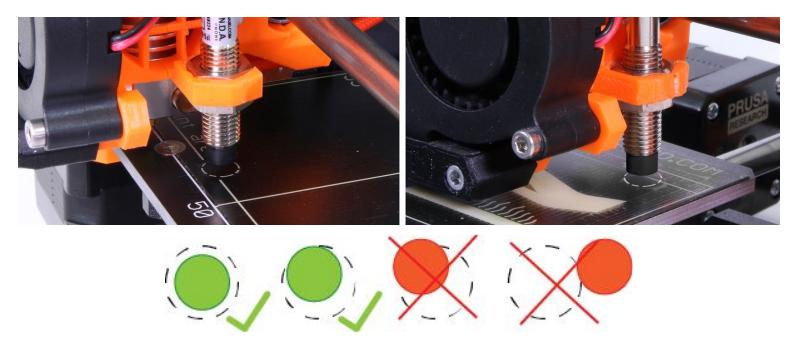 Obrázek 24: Umístění kalibrační sondy nad kalibračními body. 5.4.3 Zavedení filamentu do tiskové hlavy Zdroj: prusa3d.