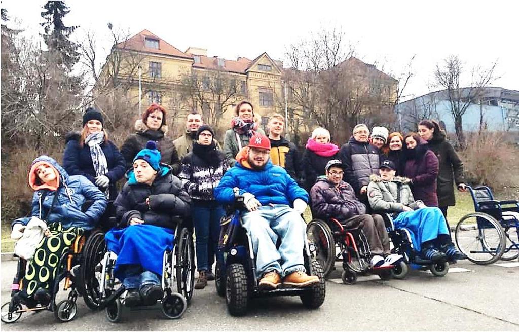 10 Středisko VÝZVA integrační klub BRÁNA BRÁNA V PRAZE 30. 1. 2019 jsme se setkali v brzkých hodinách v Ostravě-Svinov a čekali jsme na vlak od Českých drah.