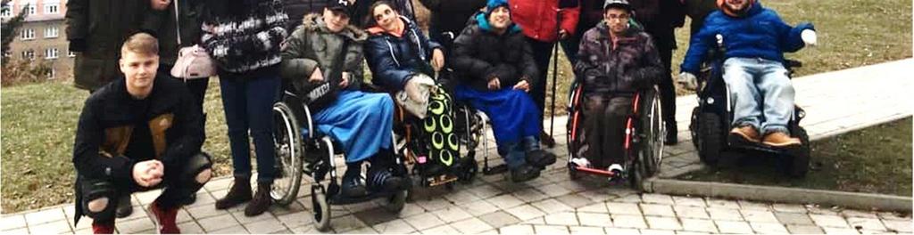 Nastal čas poslední společné fotografie a se všemi bágly, a že jich nebylo málo, jsme se odebrali na vlakové nádraží, kde jsme si nechali potřebné věci v úschovně a vydali se vstříc poslednímu