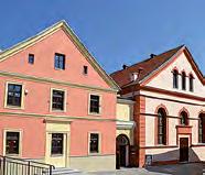 ZÁMEK PARDUBICE A VÝCHODOČESKÉ MUZEUM V samém srdci města Pardubic se nachází stejnojmenný zámek, ve kterém sídlí Východočeské muzeum.