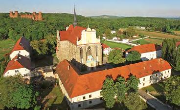 cz 19 KLASZTOR GÓRA MATKI BOSKIEJ KRÁLÍKY Pierwszym zakonem kościelnym działającym w klasztorze byli serwici, dzięki którym stał się popularnym miejscem pielgrzymkowym. W 1846 r.