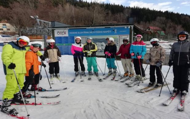 Výsledky v matematických soutěžích ve školním roce 2018/19 Naše škola se v letošním školním roce zúčastnila několika matematických soutěží.