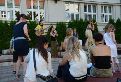 Koncert BraAgas Přijďte strávit příjemný a téměř už letní podvečer na konci školního roku s hudební skupinou BraAgas.