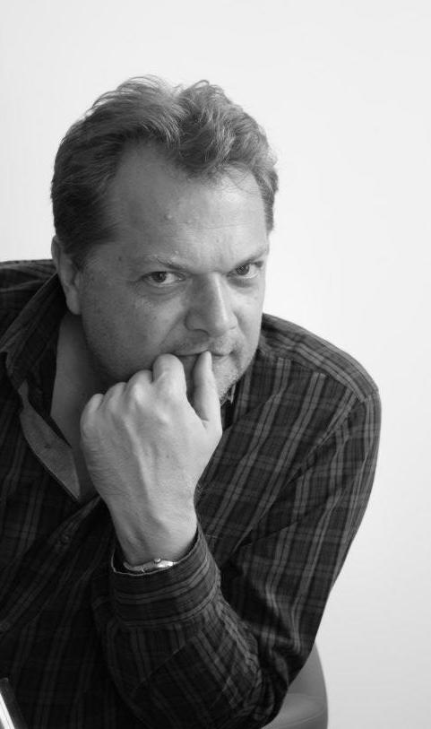 Namísto načrtávání řady různých charakterů, prozkoumávám bez přerušení jen tři osoby v nezvyklé situaci. ROZHOVOR S PETEREM QUILTEREM Zhruba před rokem jste mi poslal první verzi hry Trhni si, otče!