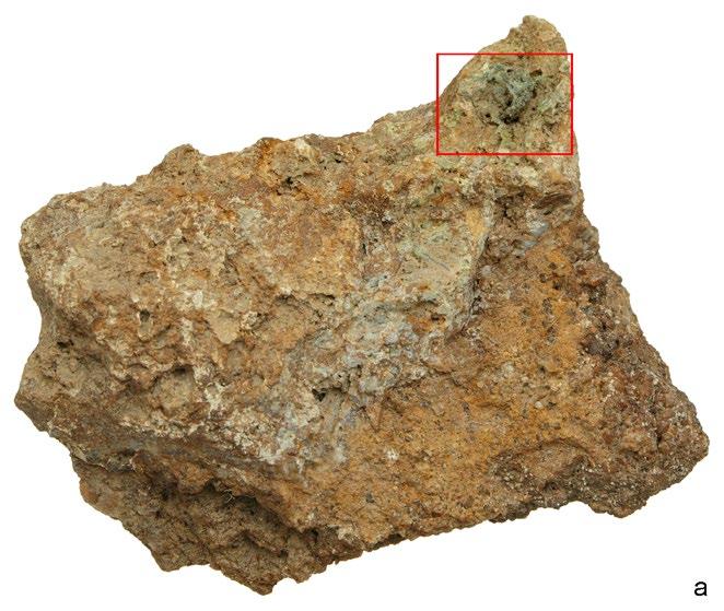 188 Bull Mineral Petrolog 25, 2, 2017. ISSN 2570-7337 (print); 2570-7345 (online) Obr. 7ab Gossan s povlaky a krystaly pyromorfitu, typického minerálu oxidačních zón. a. celý vzorek; b.