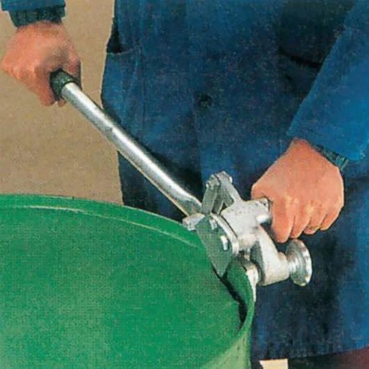 materiál: polypropylen vnější rozměry v x š x h: 20,5 x 44,5 x 30,5 cm vnitřní rozměry v x š x h: 20 x 44 x 30 cm barva: červená, rukojeť černá Plastový sud 220 l Plastové sudy vhodné pro dopravu