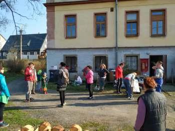 Očkování bude provádět MVDr. Václav Žáček, Rumburk Péče o potok Prosíme obyvatele obce, aby do potoka nesypali posekanou trávu, listí, větve a jiné materiály.
