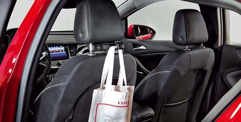 Jakmile dorazíte do cíle, lze věšák odepnout a vaše sako na něm přenést dle potřeby. 39003962 17 46 028 Kč 2853 Opel FlexConnect je univerzální modulární systém.