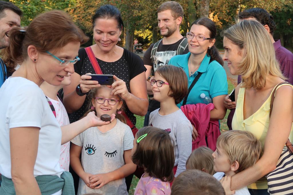 Tab. 5 Počty jednotlivých typů vzdělávacích akcí a počty účastníků dle věkových kategorií v roce.