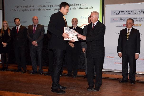 CENA REKTORA ZÁPADOČESKÉ UNIVERZITY Cenu a šek v hodnotě 20 000 Kč
