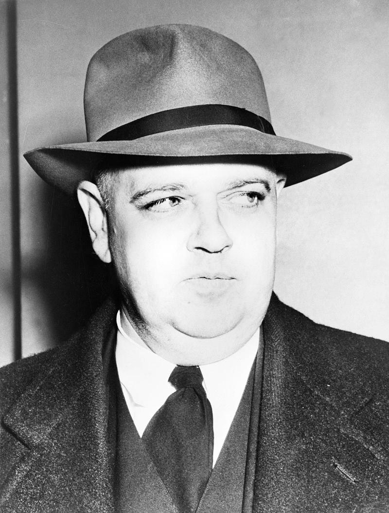 Whittaker Chambers, americký exkomunista, který opustil síť komunistických špionů nemůžeme odejít z boje. Stalin se může mýlit, Stalinové přicházejí a odcházejí, ale Sovětský svaz zůstává.