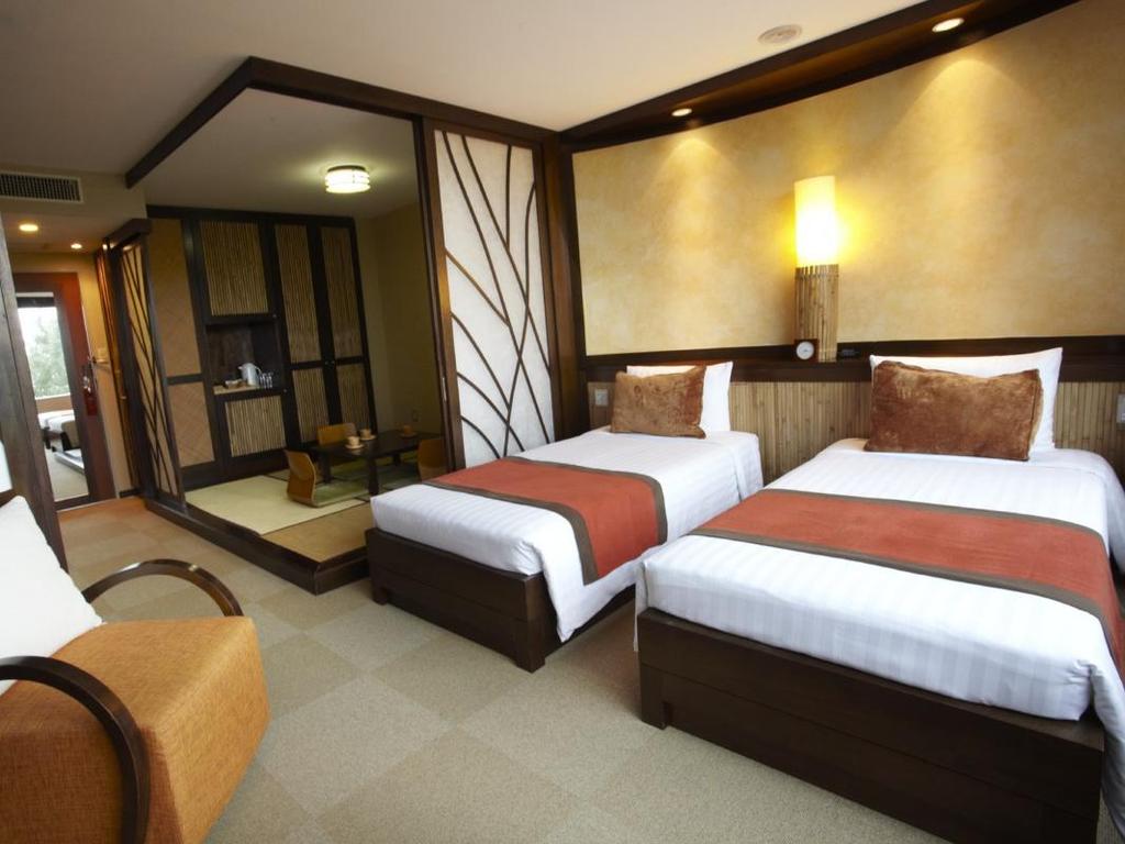 Deluxe Rooms 5 Deluxe Rooms Prostorné deluxe pokoje nabízejí velkorysý komfort v