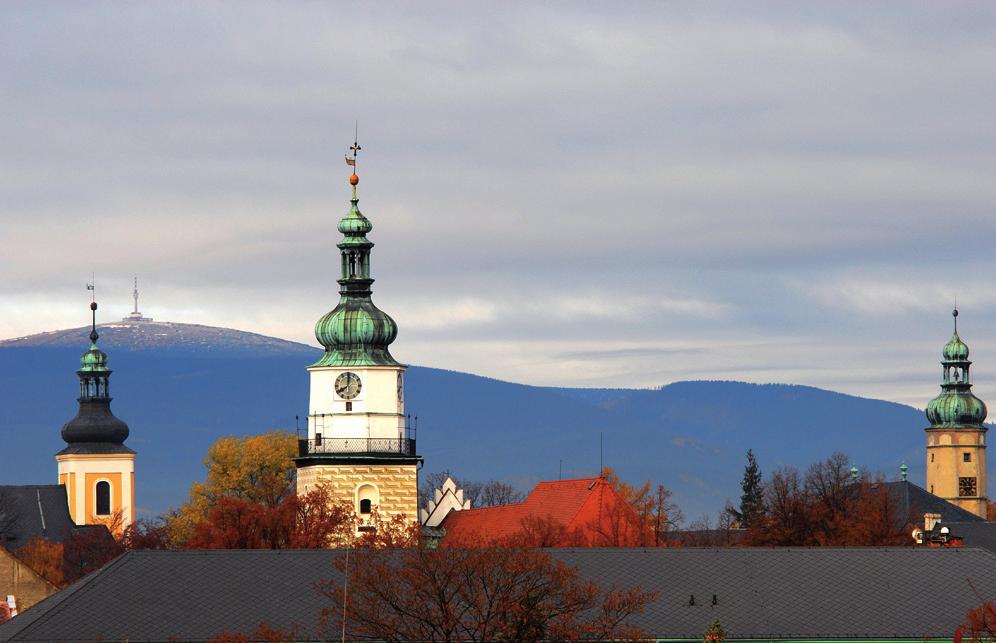 Bruntál 2 Rozloha MPZ _ 19,62 ha Počet památek _ 33 (z toho 21 v MPZ) Tři bruntálské věže a čtvrtá Pradědu v pozadí. Město mezi horami a vodou.