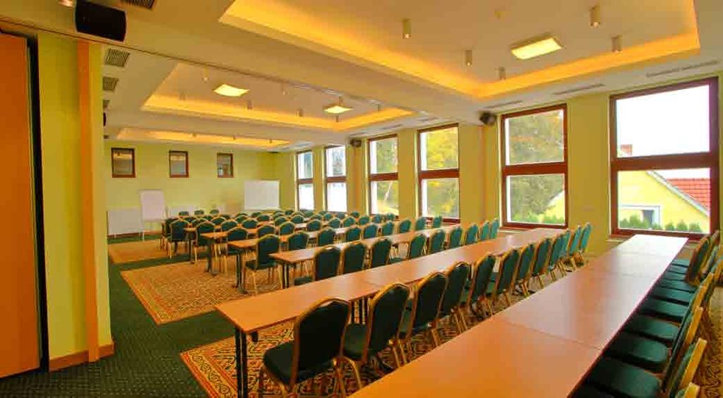 CENÍK KONGRESOVÝCH SLUŽEB HOTEL MAXMILIÁN CENÍK KONGRESOVÝCH SLUŽEB Kongresový sál hotelu Maxmilián **** HOTEL MAXMILIÁN sál I, II sál III sál I + II sál II + III sál I + II + III salónek Kateřina